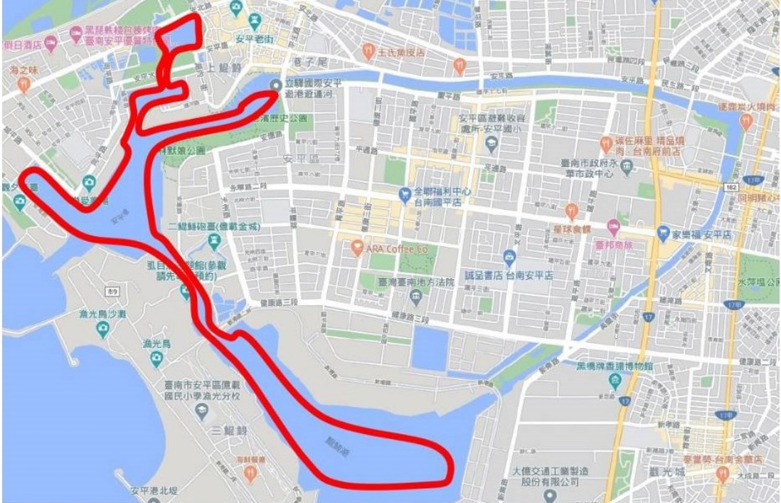 途經魚市場、航海城、德陽艦、商港、林默娘公園等